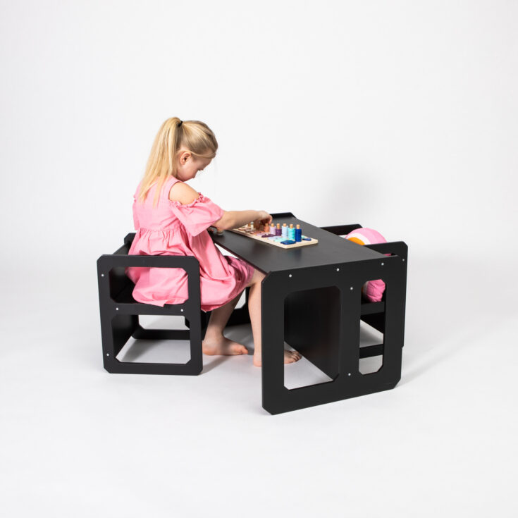 Montessori stiliaus staliuko ir 2 kėdučių rinkinys - Image 4