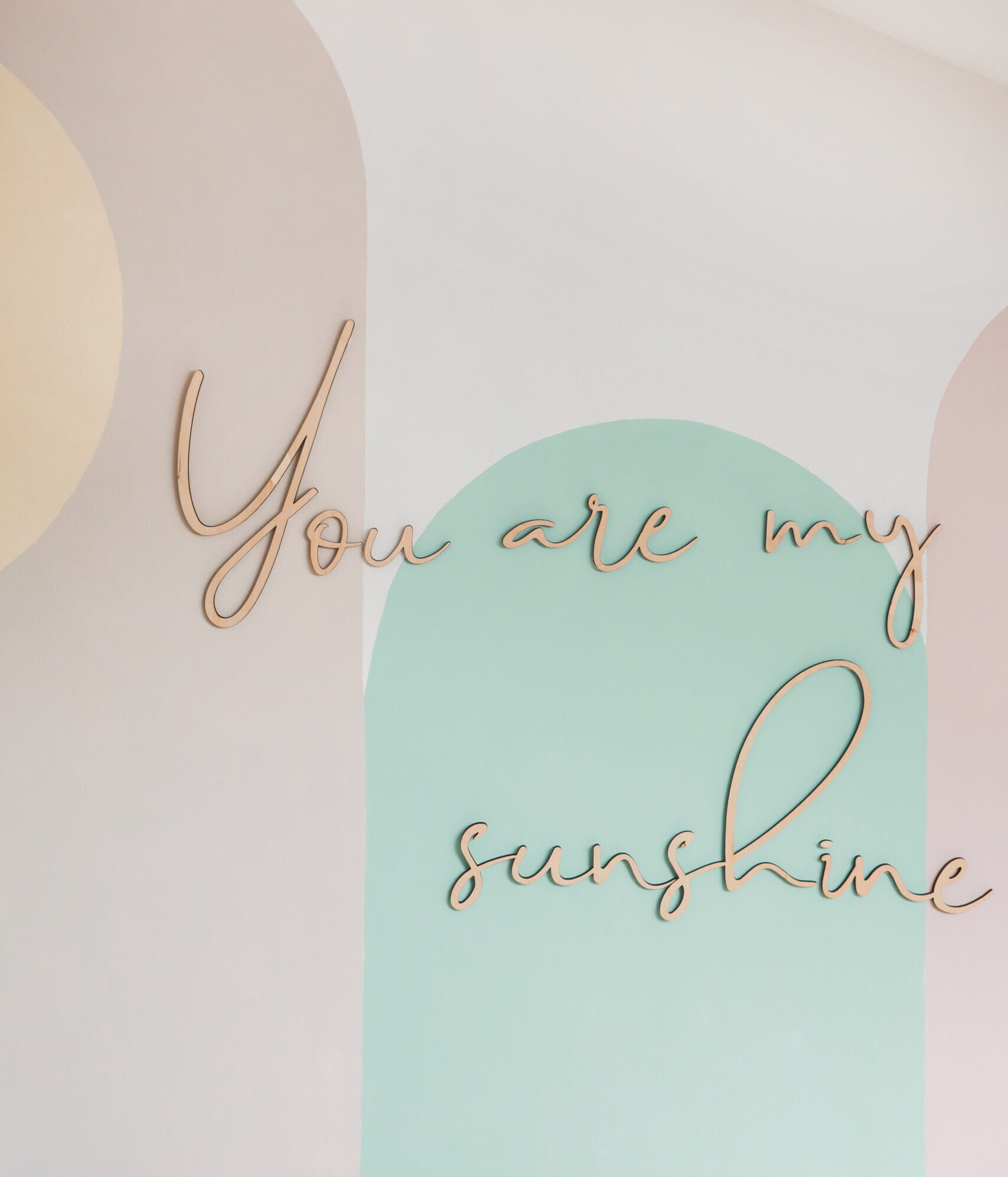 Medinis sienos užrašas „You Are My Sunshine“