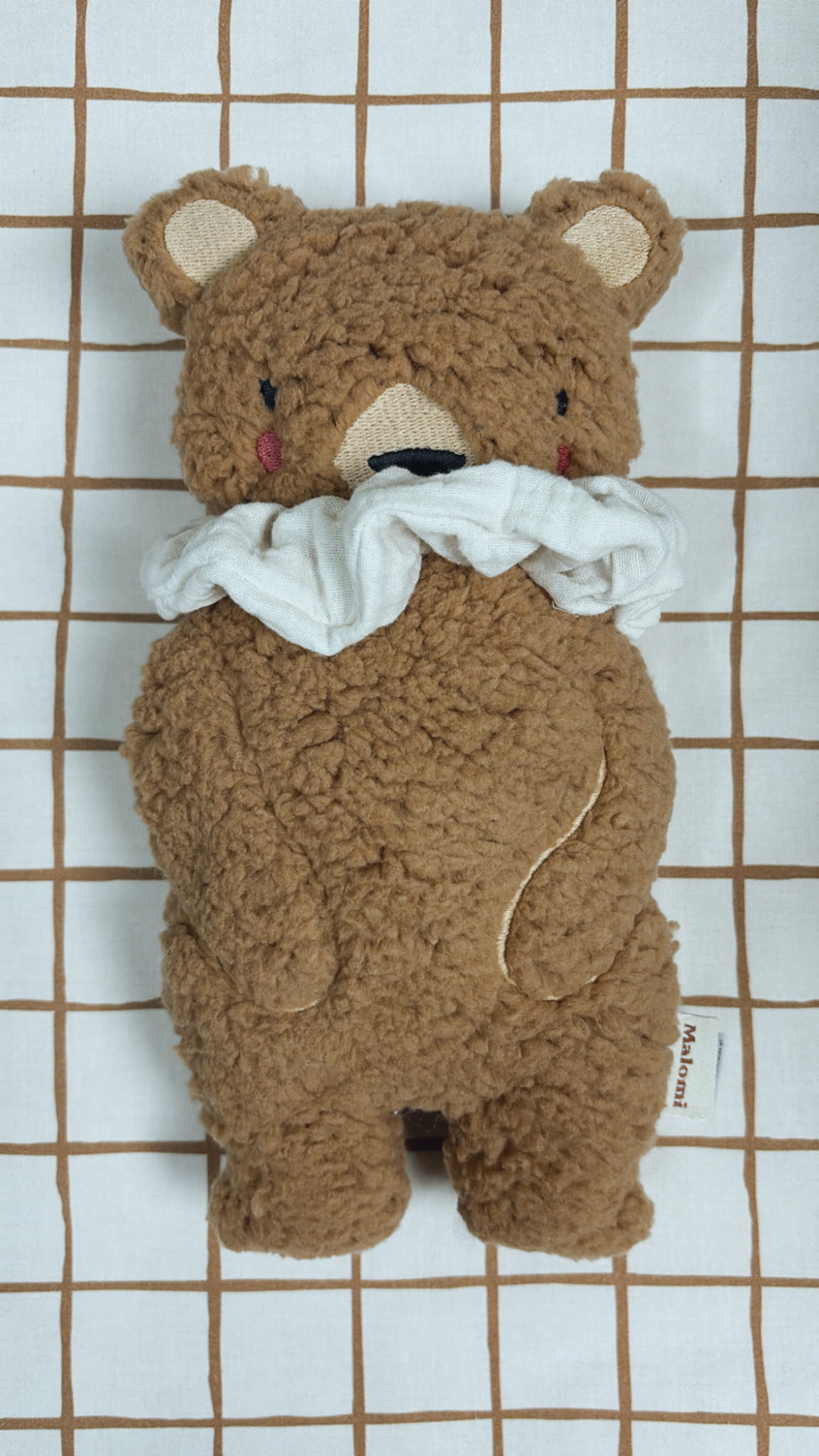 Personalizuotas pliušinis meškutis su muslino gumyte - camel spalva - Image 4