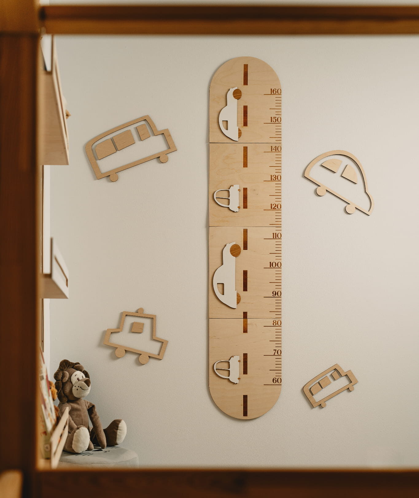 Medinė ūgio matavimo lenta "Automobiliai"