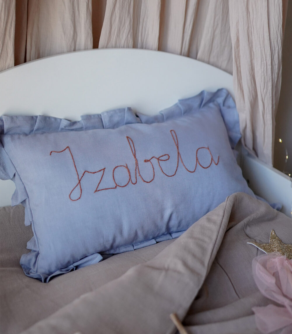 Personalizuota lininė pagalvėlė su raukiniais – mėlyna - Image 2