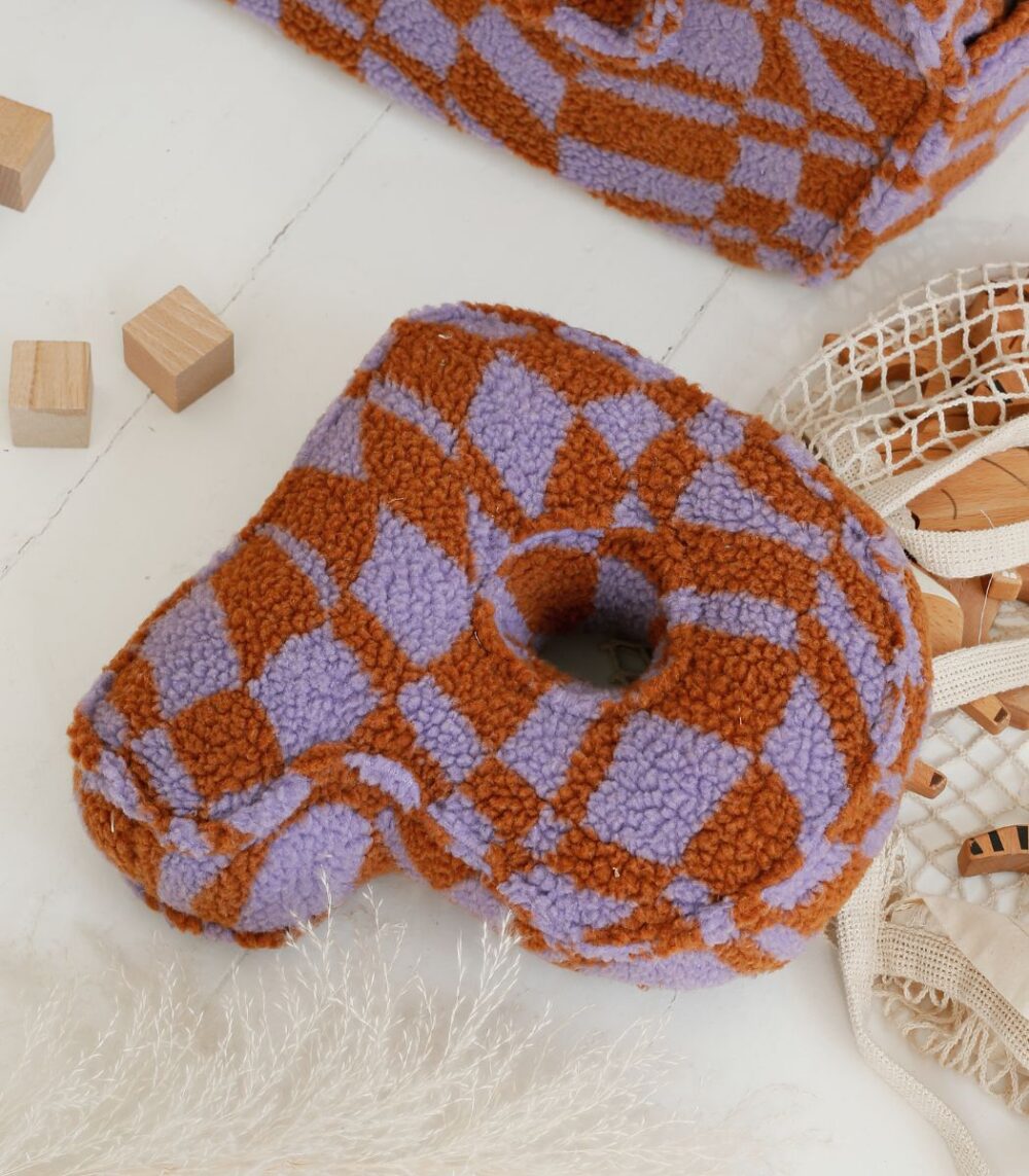 Personalizuota raidės pagalvėlė "Teddy Graphic" - Image 2