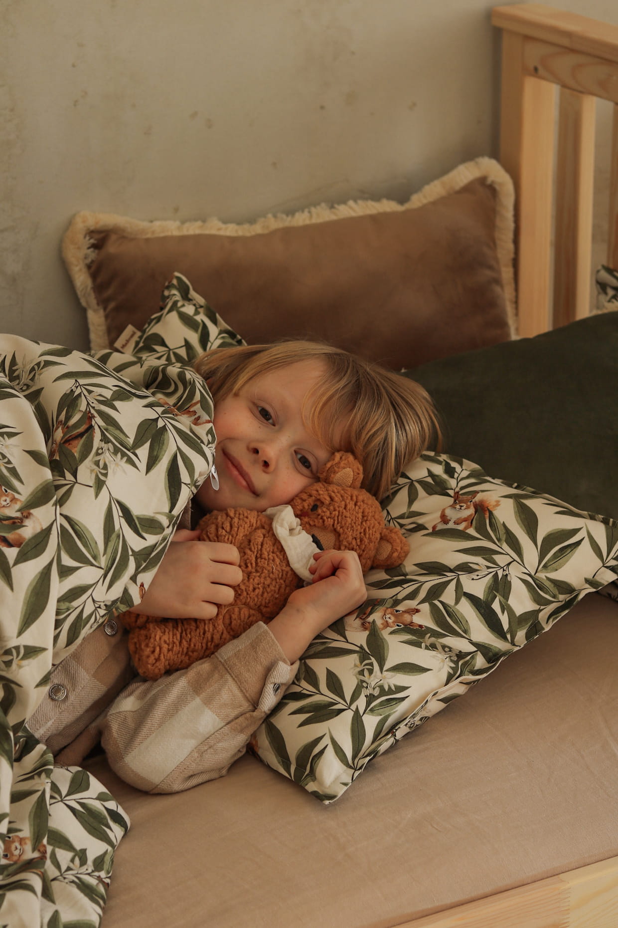 Personalizuotas pliušinis meškutis su muslino gumyte - camel spalva - Image 5