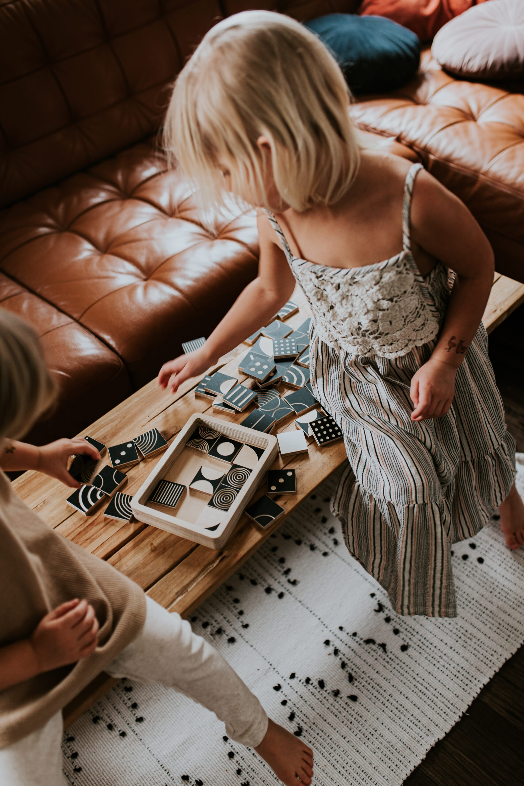 Kontrastinės lavinamosios medinės kaladėlės su kortelėmis - Image 11