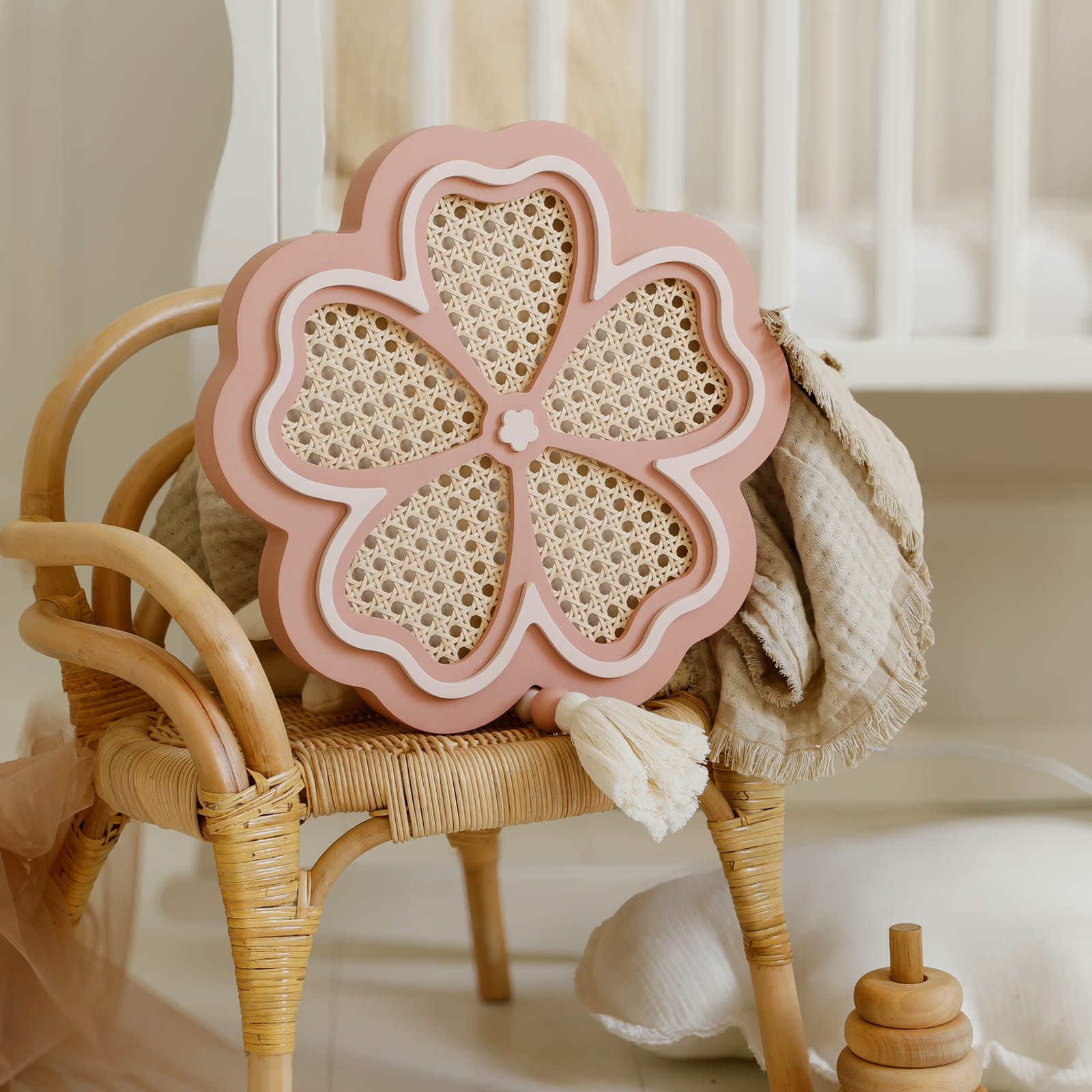 Medinis šviestuvas "Flower" - aviečių panna cotta/rožės spalva