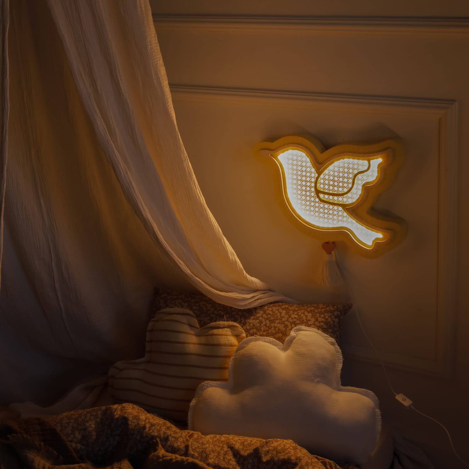 Medinis šviestuvas "Bird" - citrinų šerbeto/medvilnės spalva - Image 12