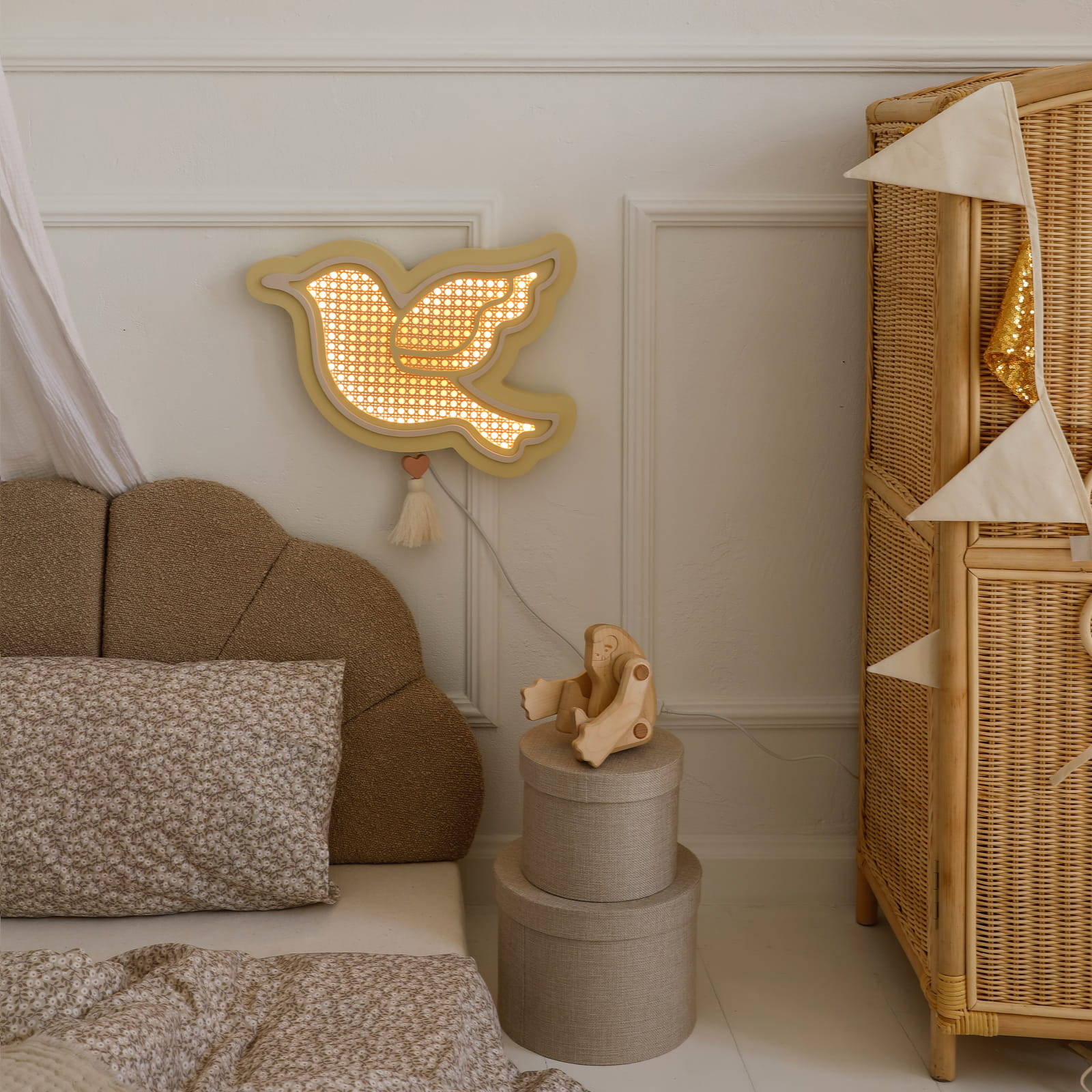 Medinis šviestuvas "Bird" - citrinų šerbeto/medvilnės spalva - Image 5