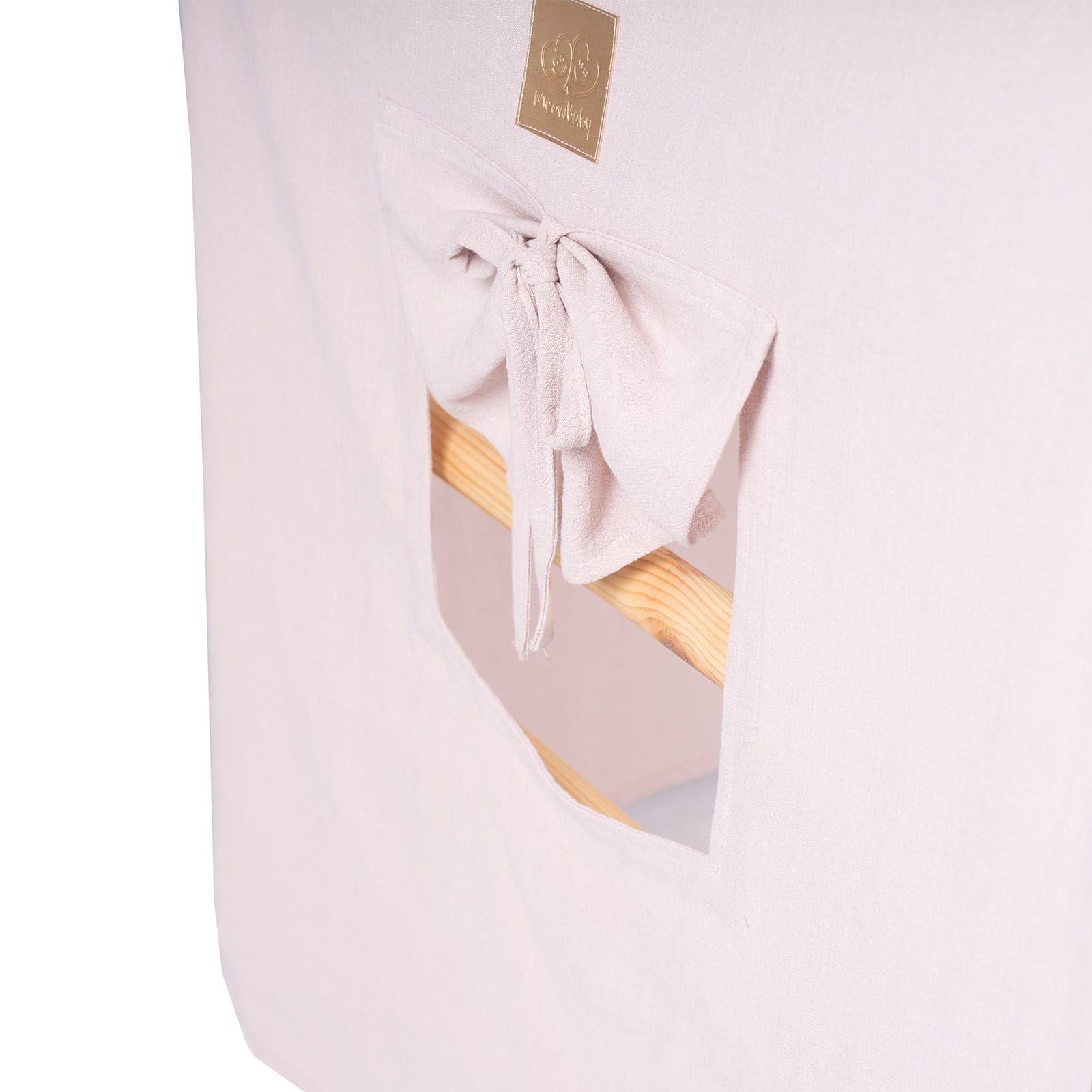 Didelis baltas kopėčių namelis su rausvu dangalu - Image 4