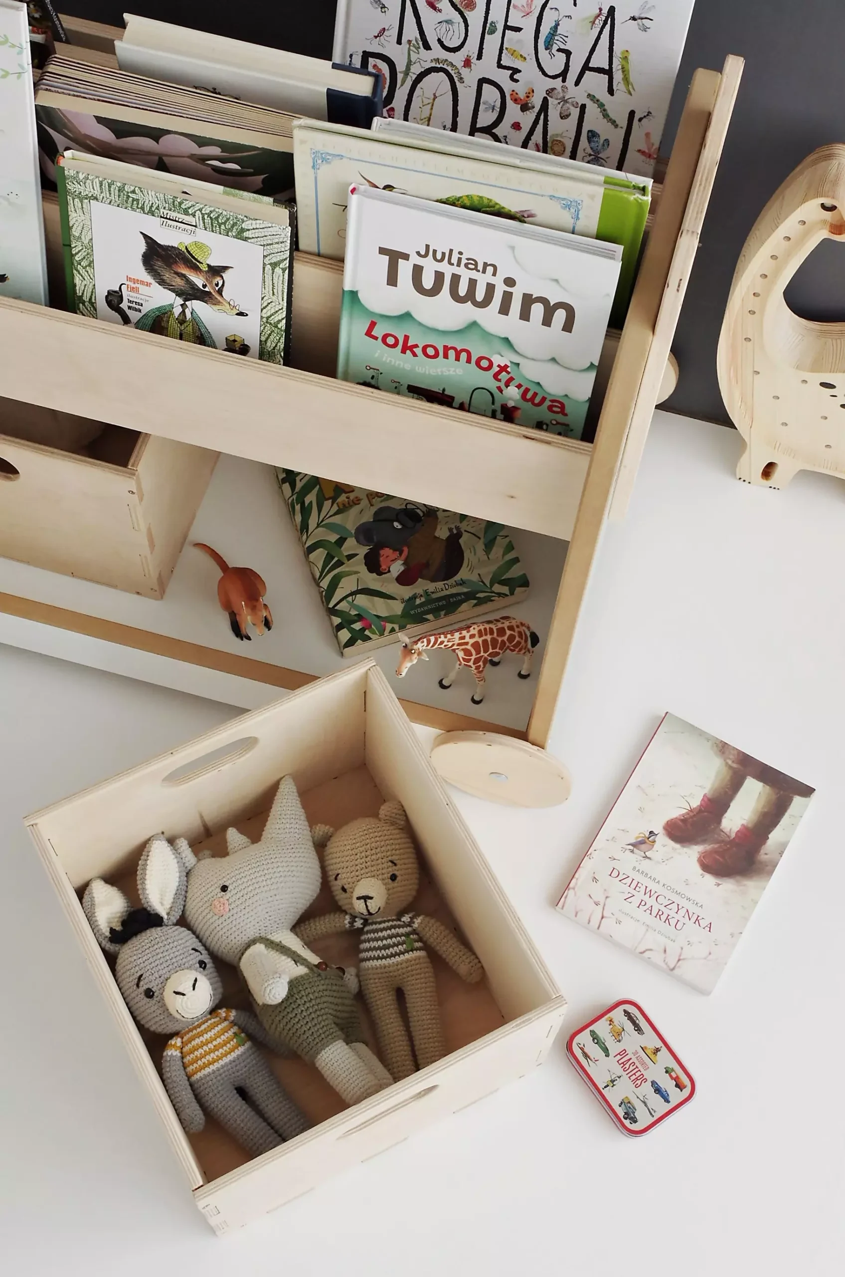 Medinė knygų ir žaislų lentyna su ratukais - Image 8