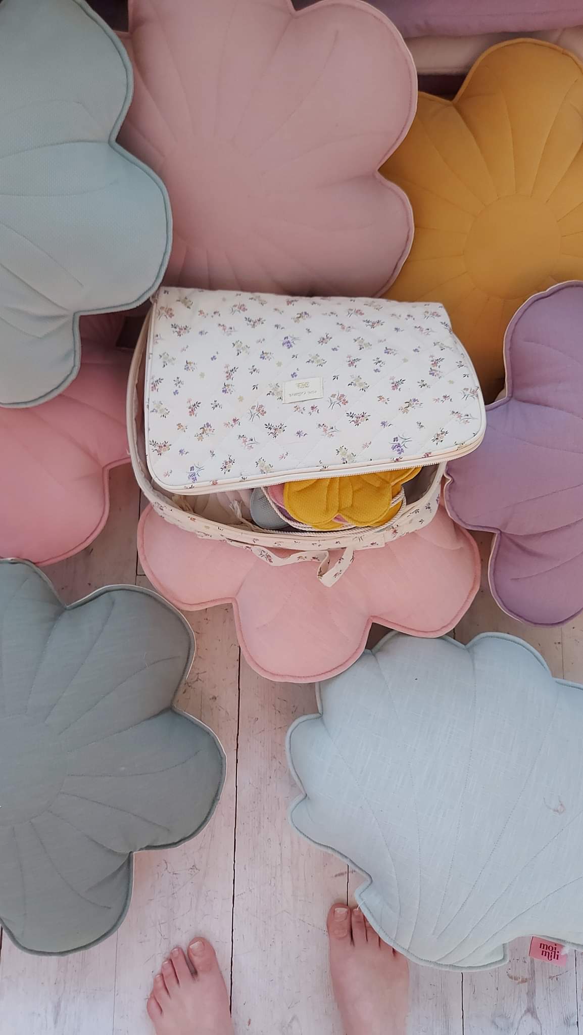 Aksominė pagalvėlė "Bloom" - violetinė - Image 3