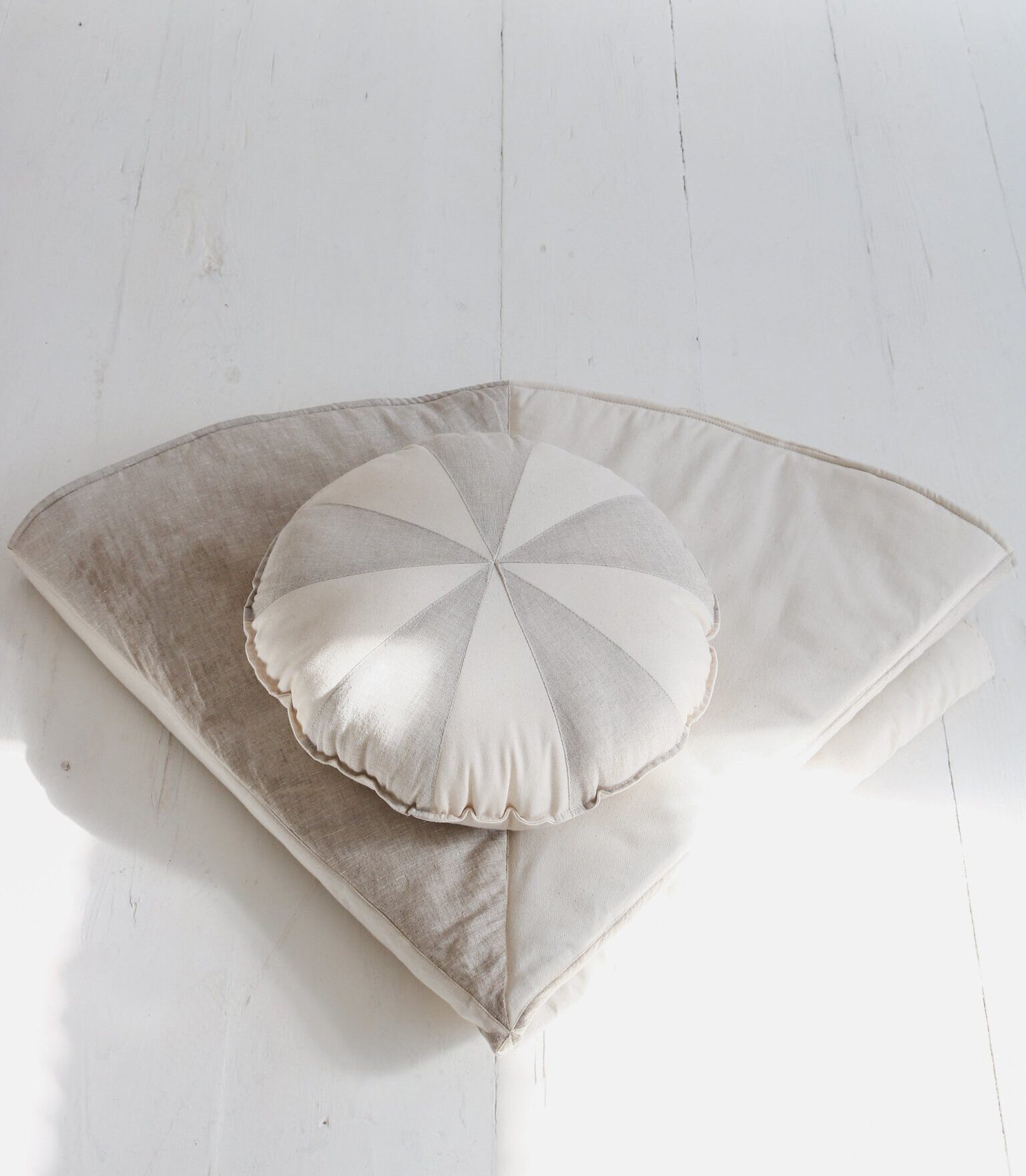 Lininė saldainio formos pagalvėlė „Cream Candy“