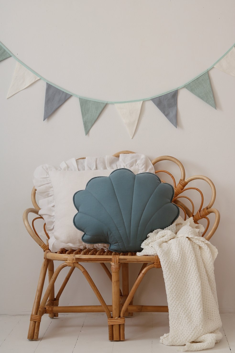 Lininė kriauklės formos pagalvėlė „Eye of the Sea“