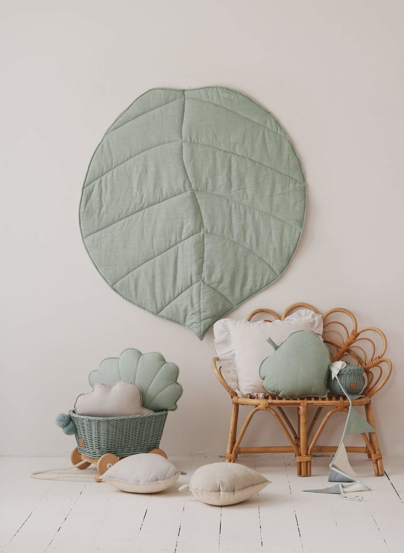 Lininis lapo formos kilimėlis "Mint"