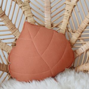 Lininė lapo formos pagalvėlė „Papaya“