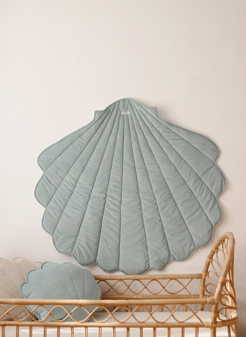 Aksominis kriauklės formos kilimėlis "Powder Mint"