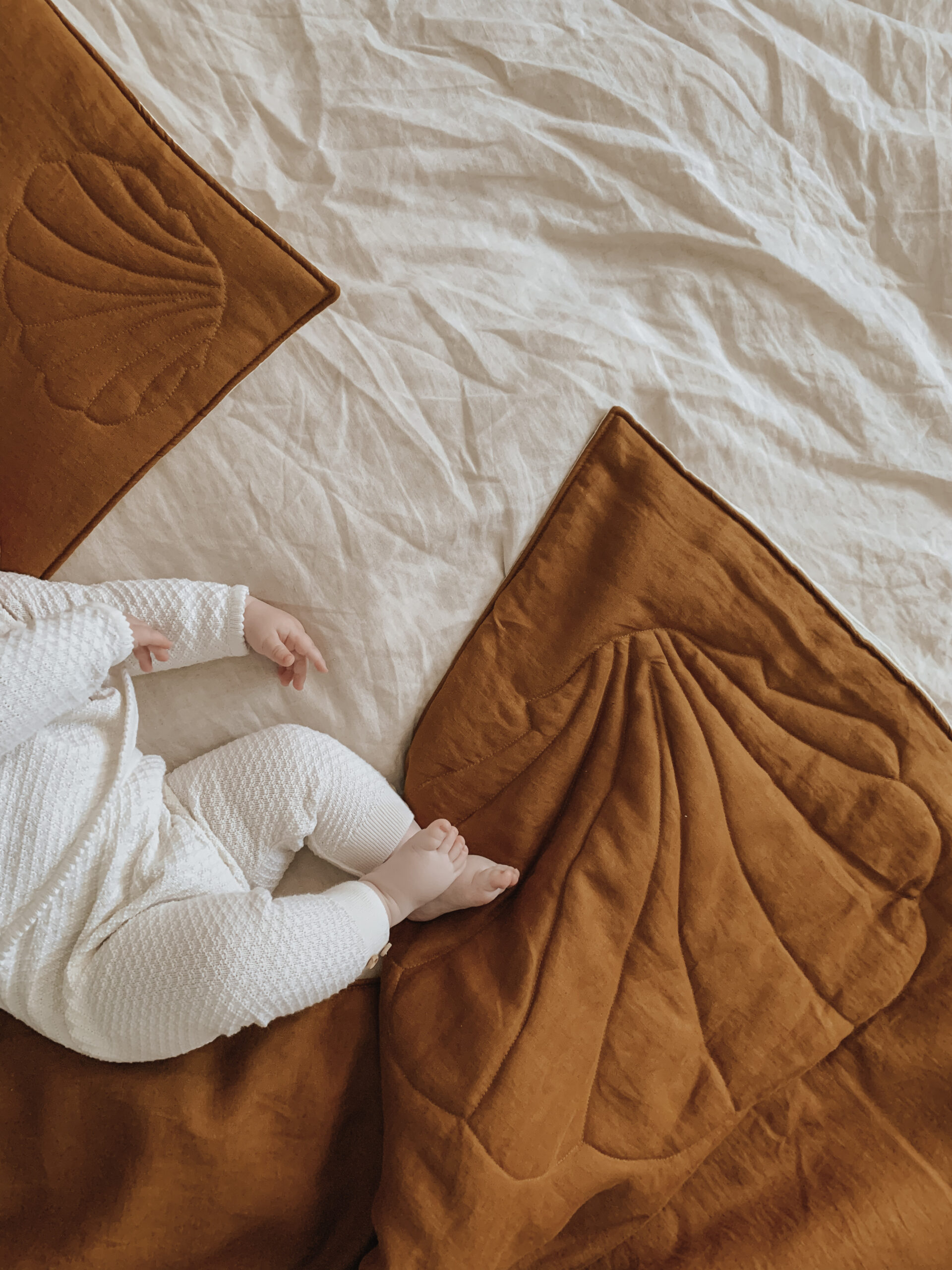 Vaikiškas lino patalynės komplektas „Shell Caramel“ - didelis dydis