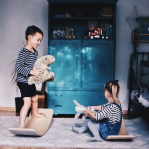 „leg&go“ medinė balanso lenta su pilku veltiniu