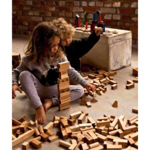 "Wooden Story" medinės kaladėlės dėžutėje – natūralios, 63 dalys