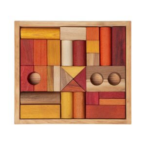 "Wooden Story " 30 medinių kaladėlių rinkinys dėžutėje – šiltos spalvos