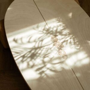 Apvali balanso lenta su mankštos voleliu - šoninis logotipas