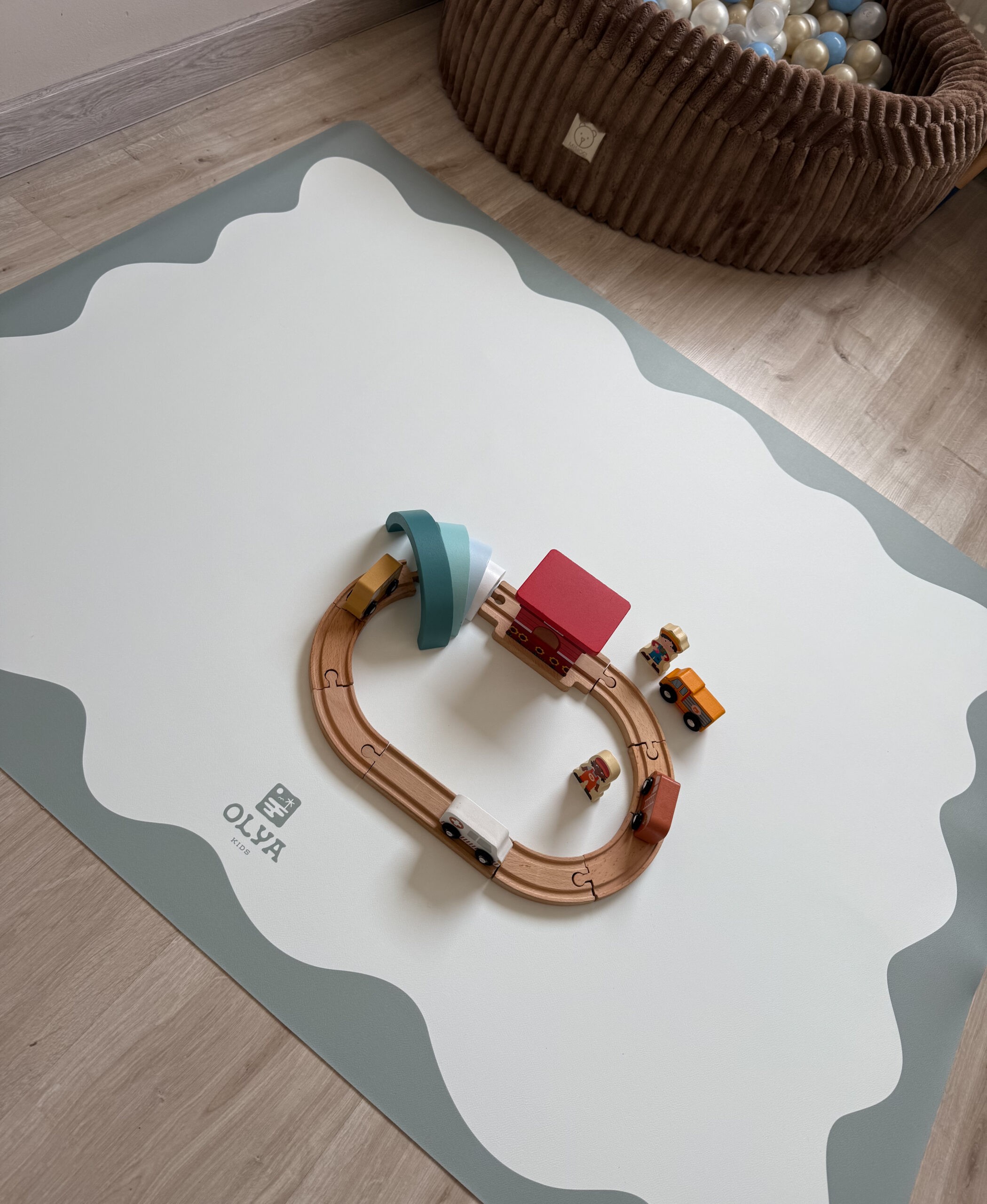 "OLYA KIDS" vaikiškas kilimėlis valgymui, neslystantis ir atsparus vandeniui "Blue Frame"